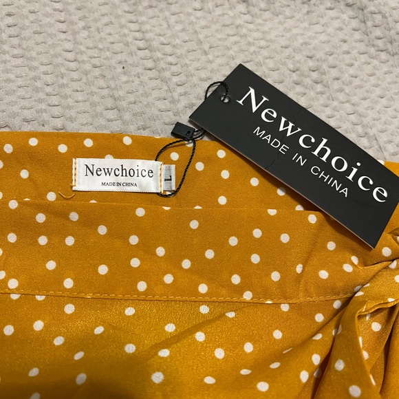 NWT Yellow Polka Dot Wrap Skirt - Picture 3 of 3